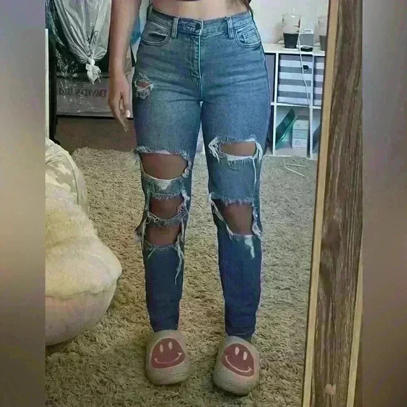 Women’s size 3 jeans from cello - Picture 5 of 5